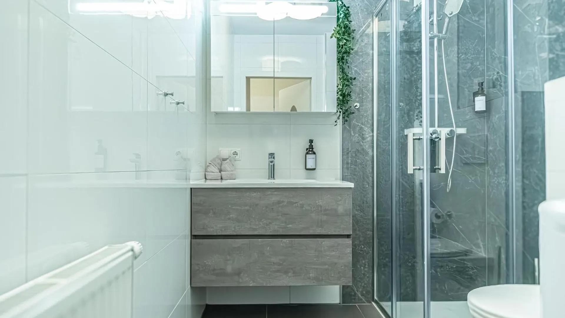 Apartment Nice 1Br & 1Lr Apt With Balcony, 9Min To City Center Vienna