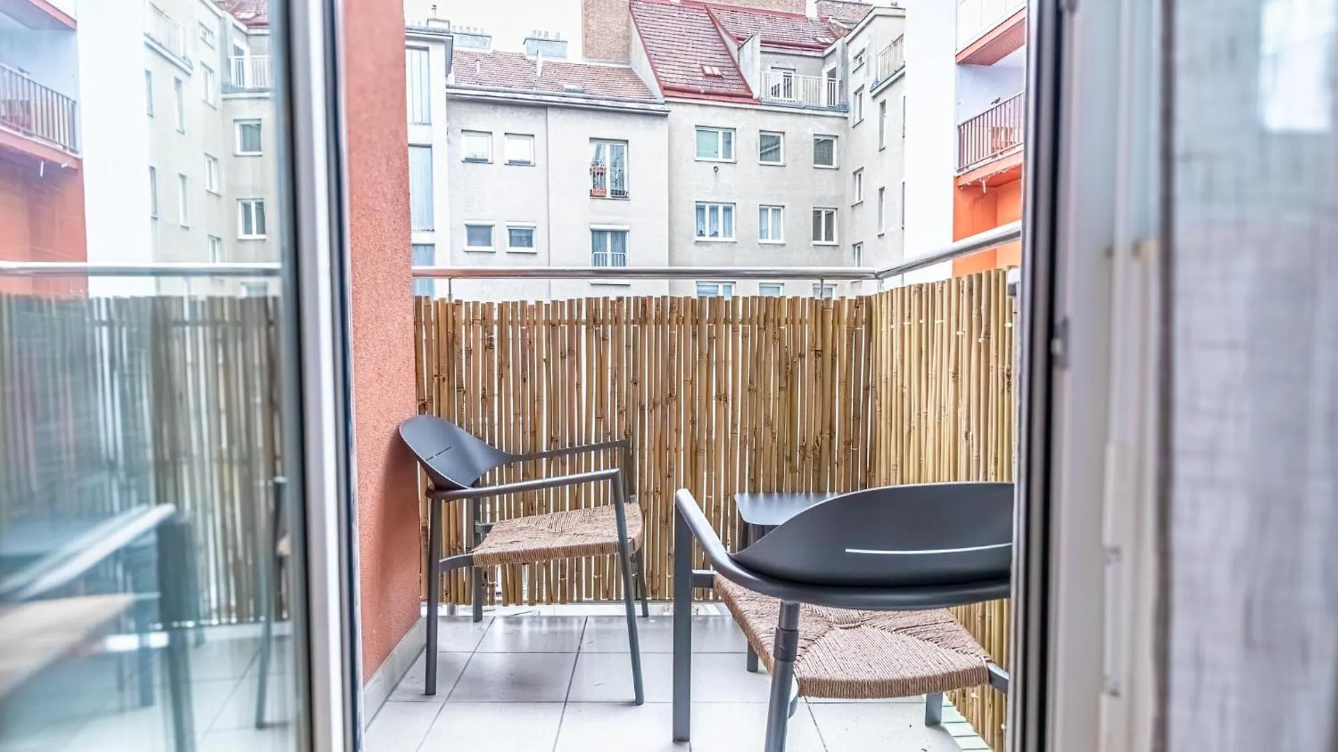 Apartment Nice 1Br & 1Lr Apt With Balcony, 9Min To City Center Vienna Austria