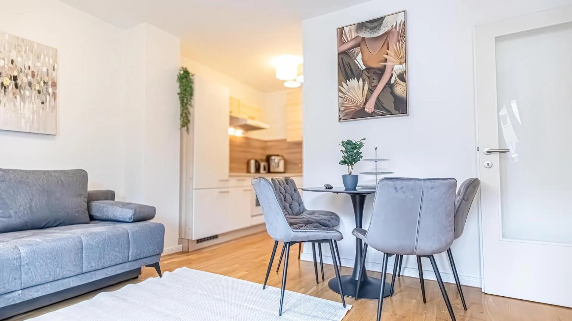 Nice 1Br & 1Lr Apt With Balcony, 9Min To City Center Vienna