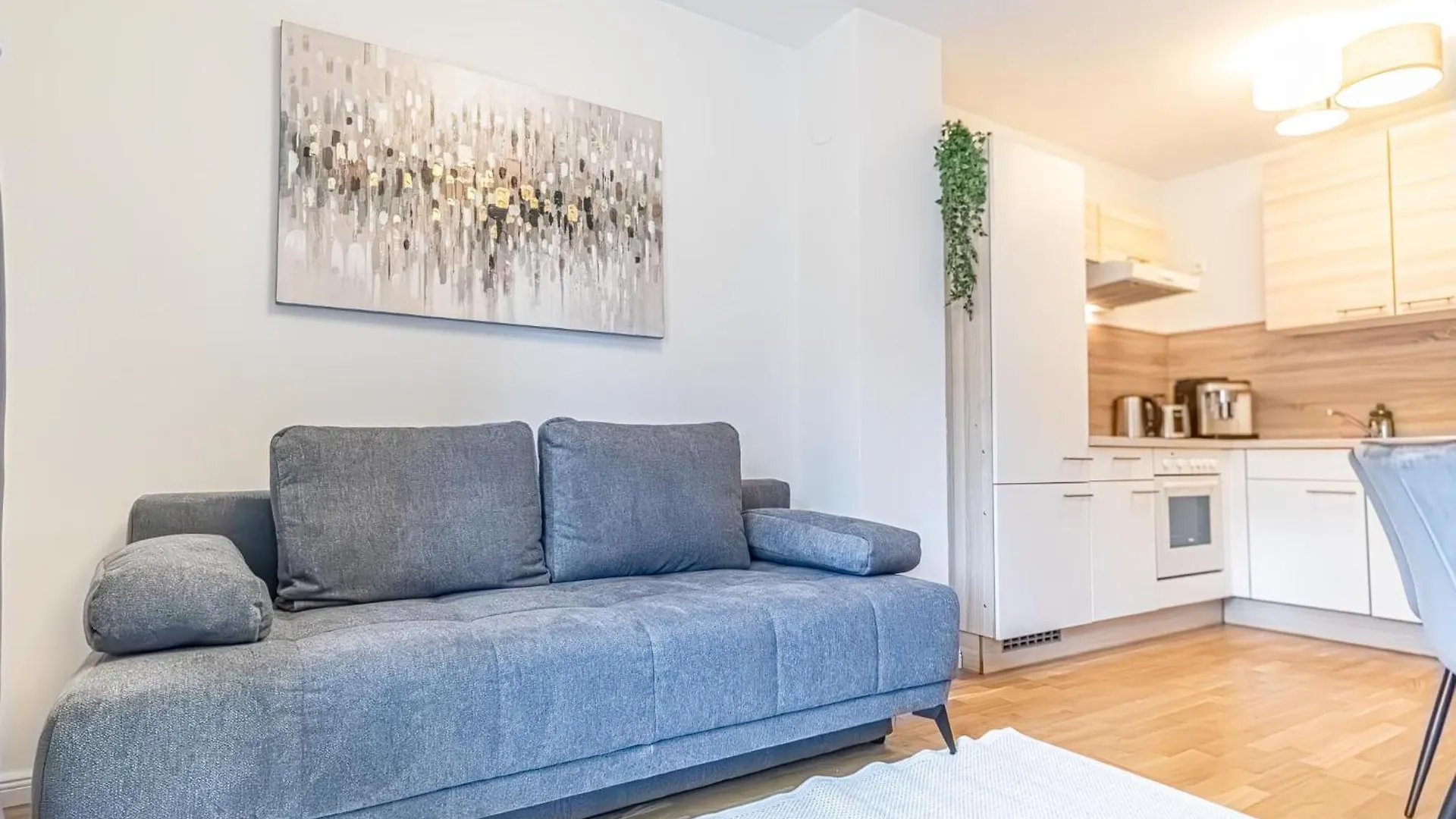 Nice 1Br & 1Lr Apt With Balcony, 9Min To City Center Vienna 0*,