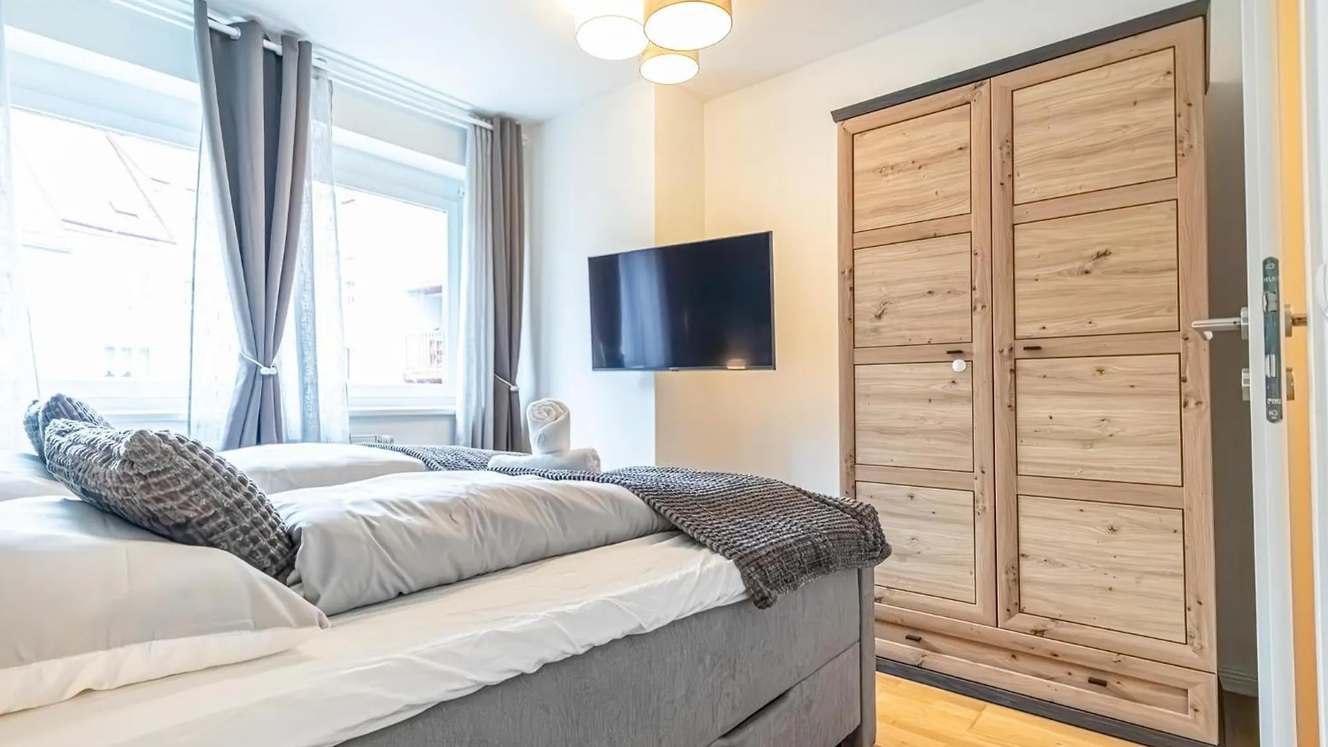 Nice 1Br & 1Lr Apt With Balcony, 9Min To City Center Vienna Apartment